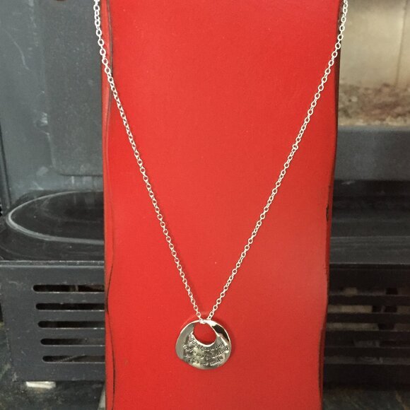 Grandmother Necklace 'Just Knowing Your My Grandmother Makes Me Smile' - Picture 3 of 3